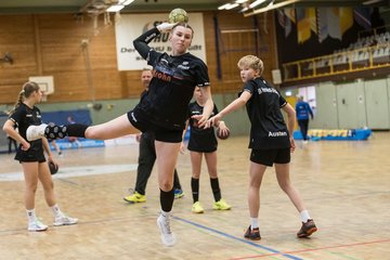 Bild 148 - wCJ SV Henstedt Ulzburg - HSG Herzhorn/Kollmar/Neuendorf : Ergebnis: 35:29